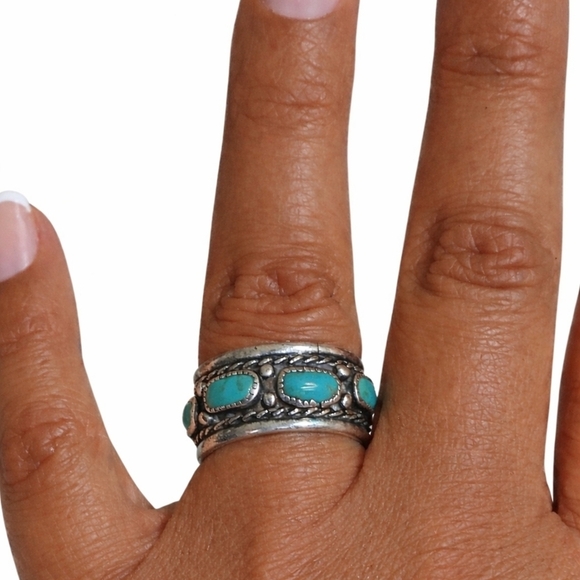 American Vintage Jewelry - Vintage Sterling Silver Turquoise Boho Statement Band Ring